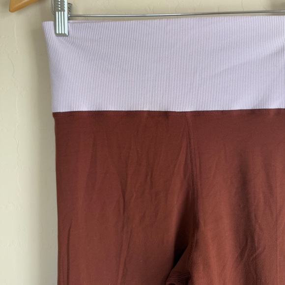 Nike Women’s High Rise Chocolate Brown Luxe Yoga Leggings Colorblock in Size XXL - Picture 5 of 13